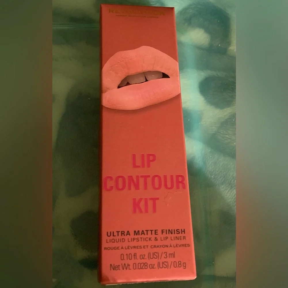 Revolution London LIP CONTOUR KIT “Brunch” Ultra Matte Finish